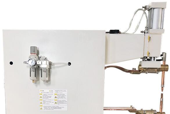 碰焊機1.jpg 碰焊機1.jpg